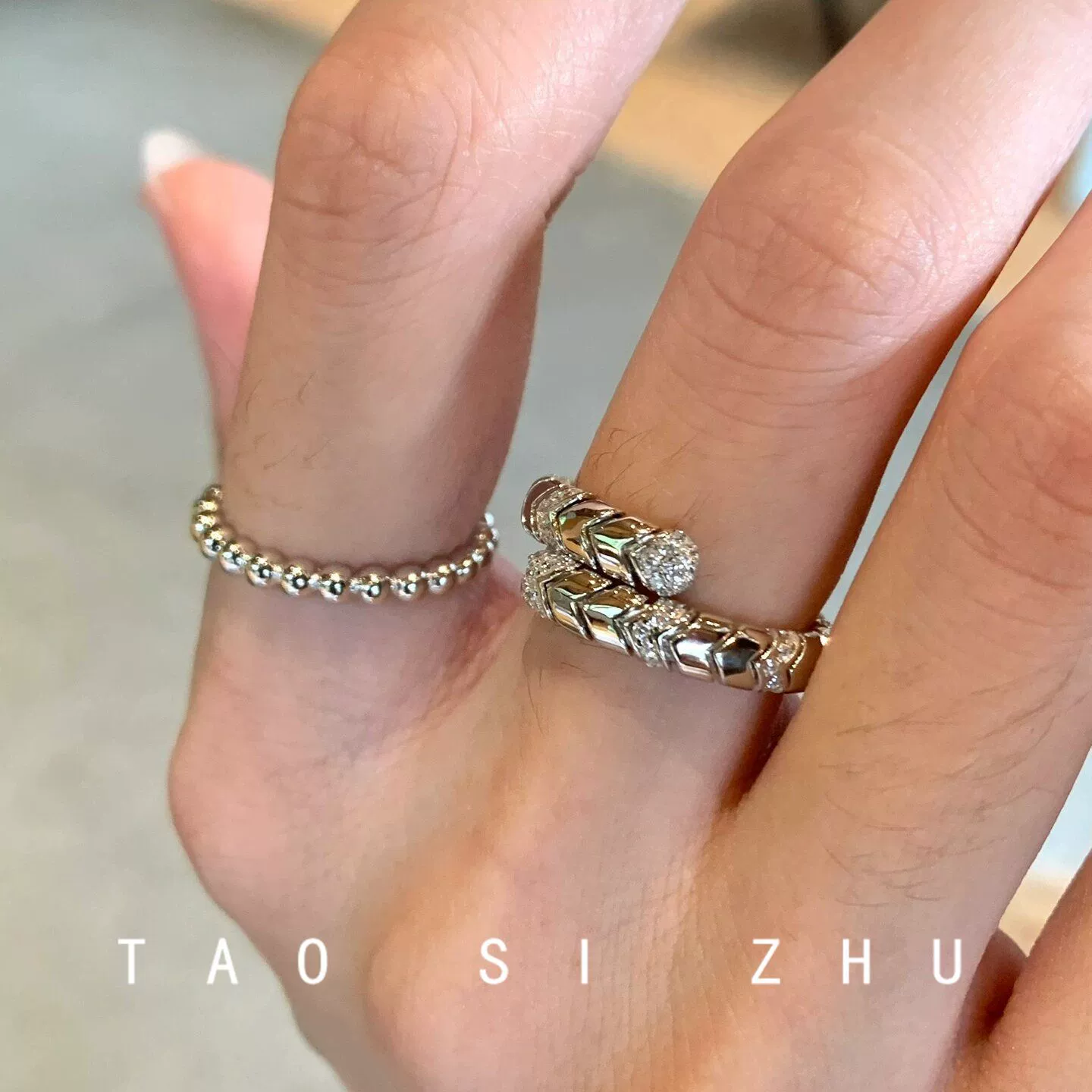 Красивая змеевидная костная инкрустация жемчужного светлого роскоши средневековый стиль высокий уровень темперамента открытие может регулировать маленькую алмазную змеиную кольцо