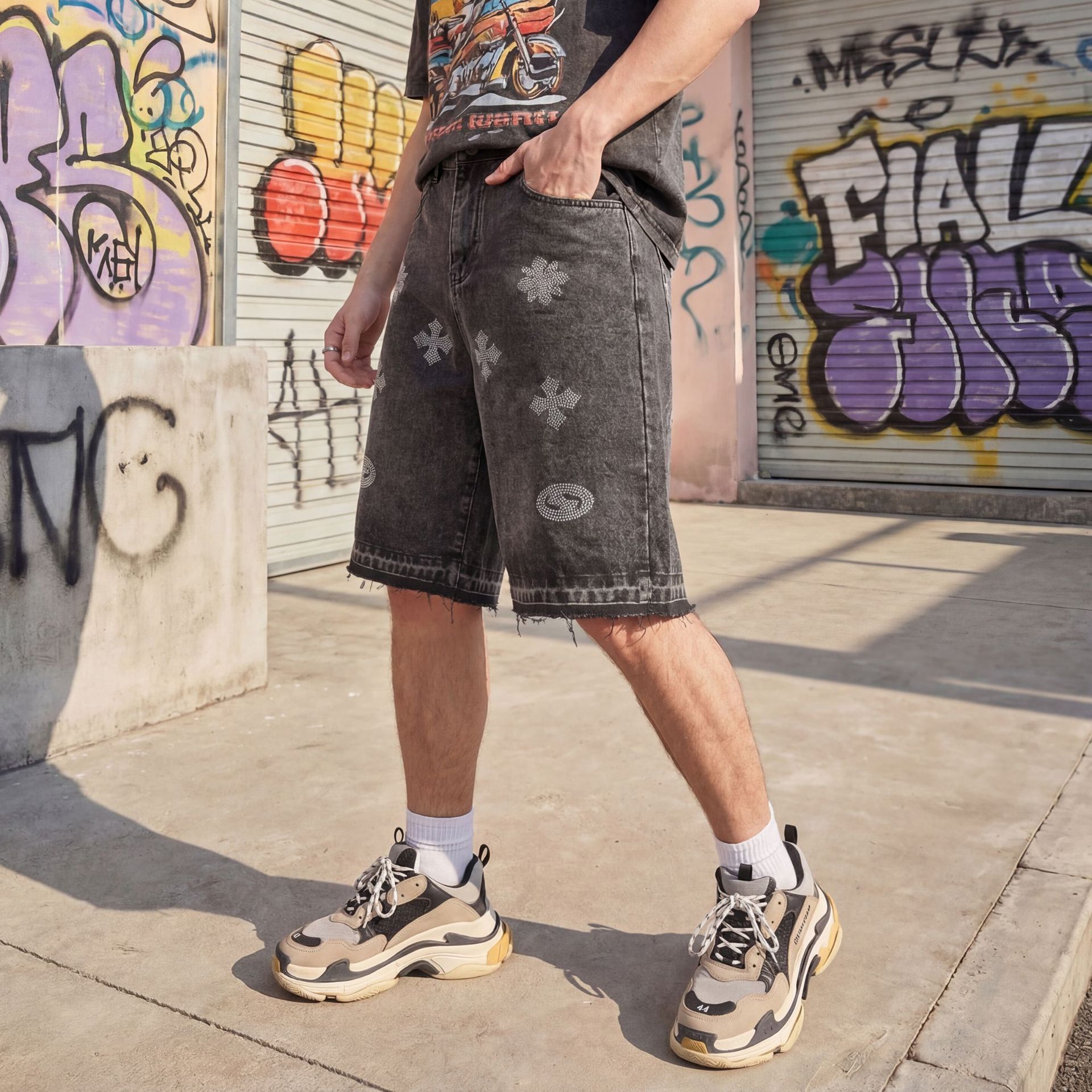 Abbigliamento uomo Pantaloncini in denim da uomo con strass a croce Pantaloncini in denim a gamba dritta alla moda jacquard lavato lunghezza media_voghion.com
