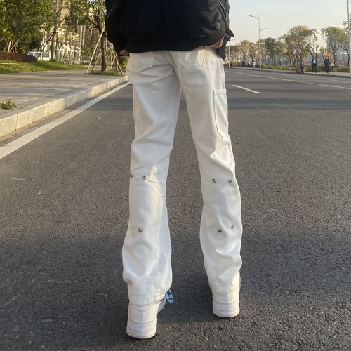 Urban street style, cool and edgy, niche denim jeans for men with an Instagram cool brand, loose and slimming, slightly tapered straight-leg pants.
