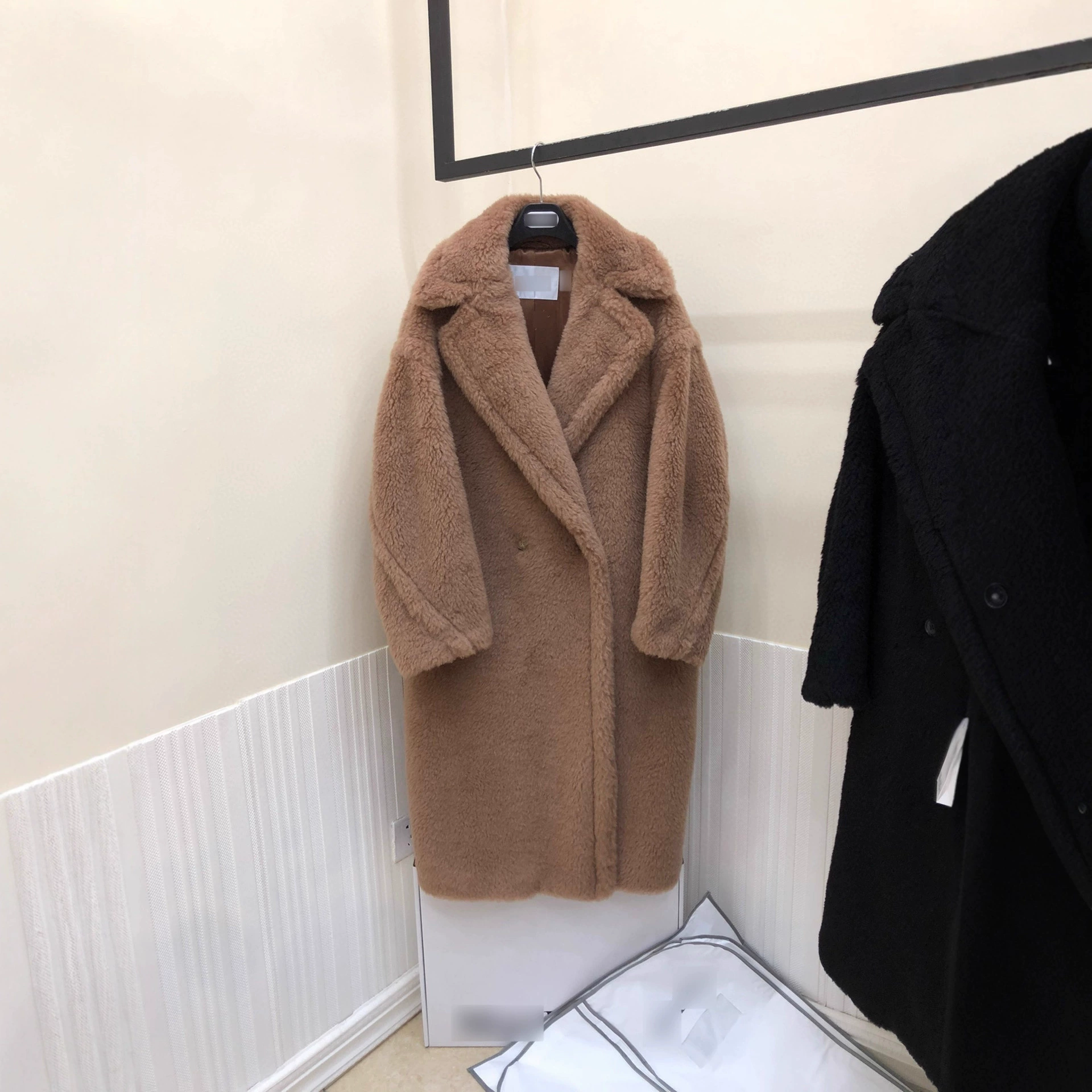 Новая женская куртка-пальто M 2025 года из овечьей шерсти с эффектом альпаки, средней длины