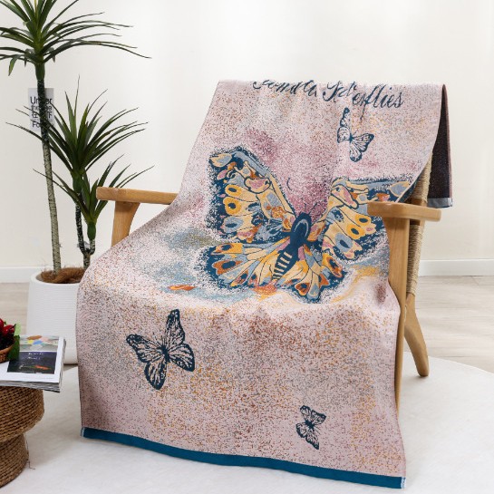 Light luxury butterfly flying