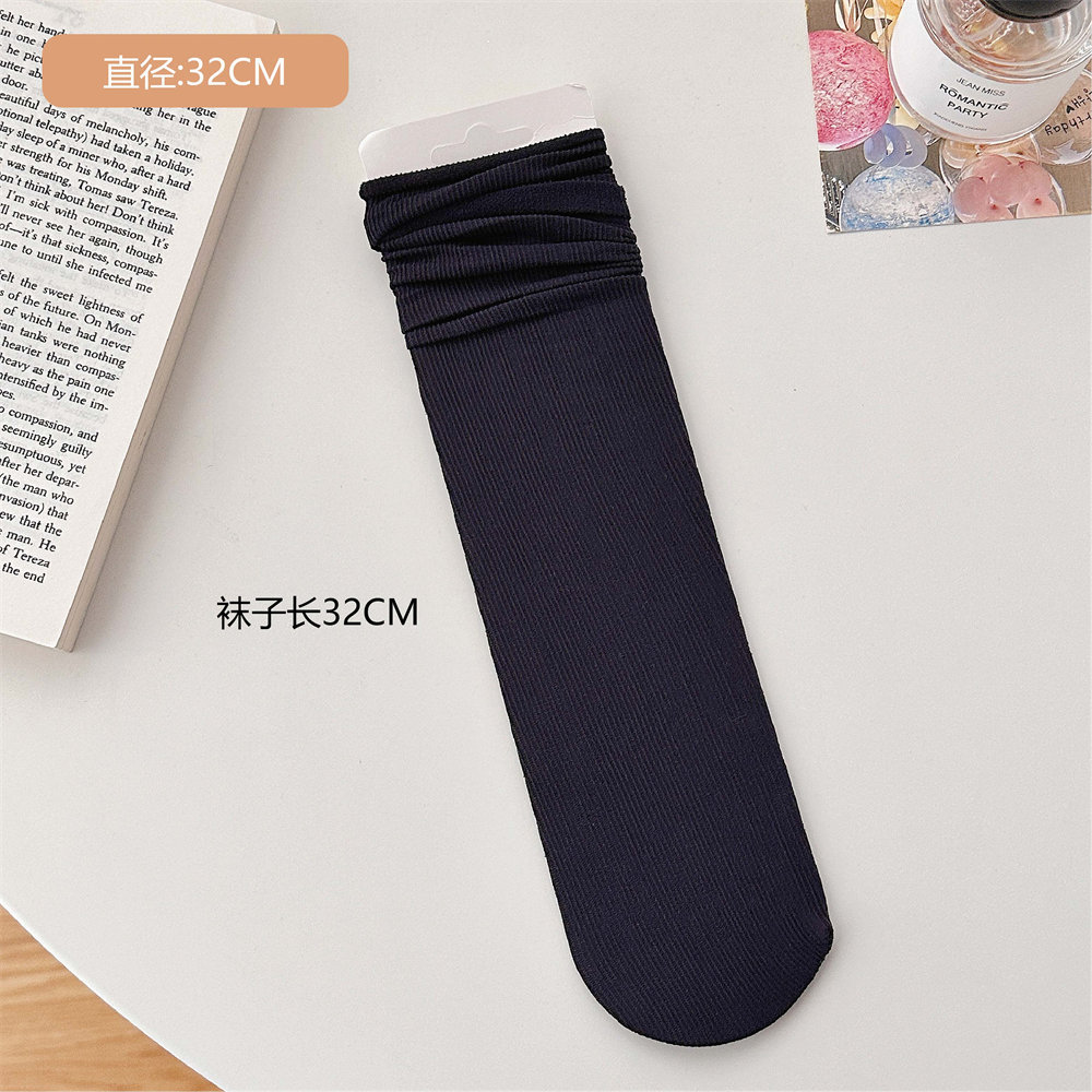 Calcetines de hielo calcetines de terciopelo de primavera y verano para mujer medias de media pantorrilla calcetines de JK largos blancos puros calcetines de moda al por mayor
