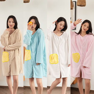 Bath Towel Women Wearing Household Hooded Poncho Bathrobe Autumn and Winter Long Sleeve Pineapple Coral Fleece Bathrobe Home Clothes