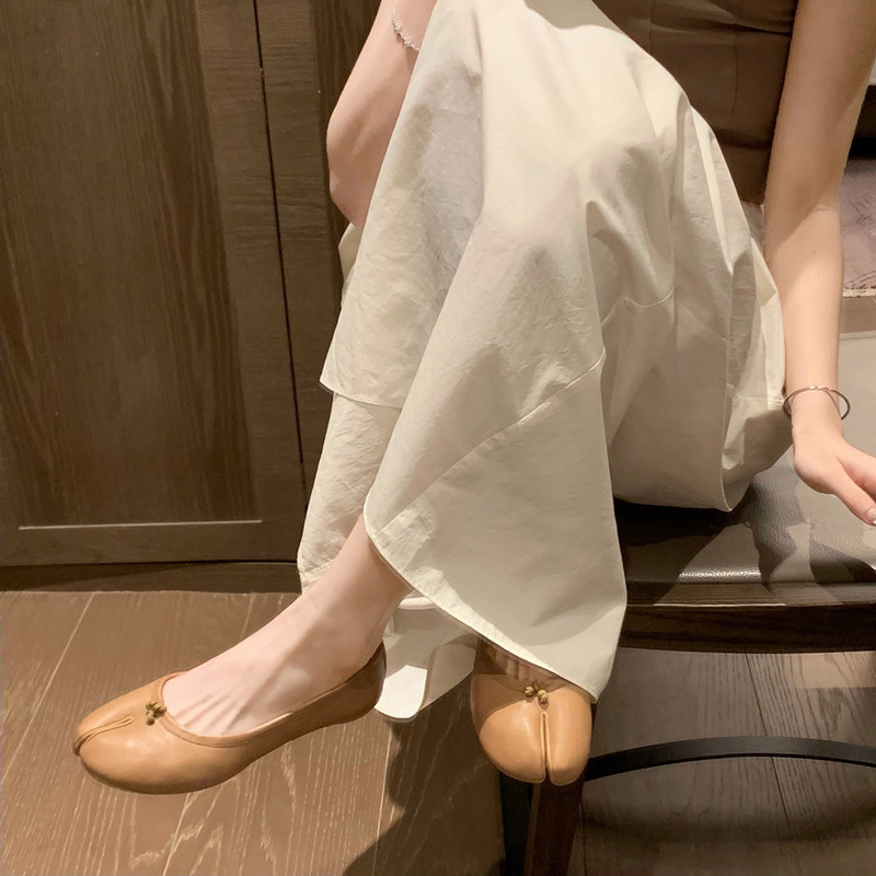 Sheepskin Soft-Soled Pig-Toe Split-Toe Shoes for Women, Genuine Leather Shallow-Mouth Flat Shoes That Are Comfortable, Fairy-Style Mary Jane Small Leather Shoes Sheepskin Soft-Soled Pig-Toe Split-Toe Shoes for Women, Genuine Leather Shallow-Mouth Flat Shoes That Are Comfortable, Fairy-Style Mary Jane Small Leather Shoes