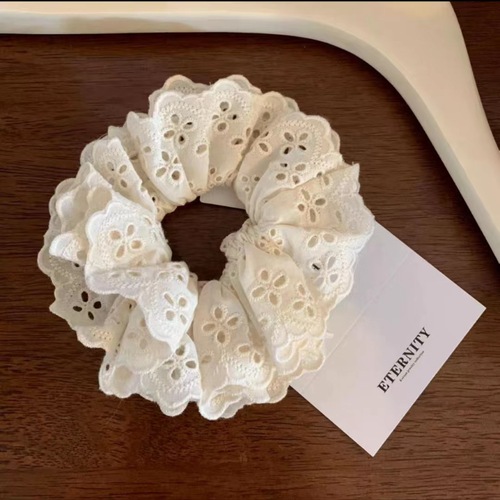 Celebrity-style headband for women: White large hair ties, princess-inspired headwear, back-of-head buns, and ponytail holders