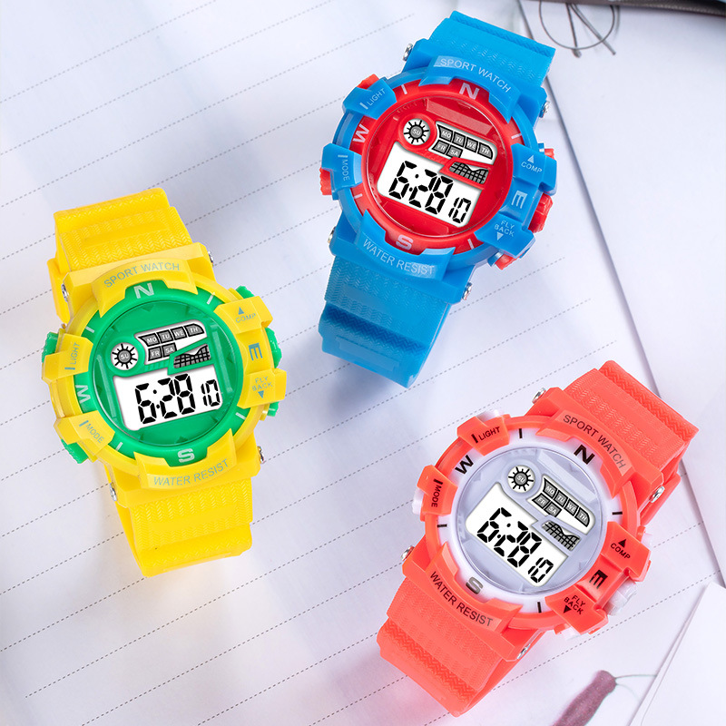 Nueva tendencia de niños estudiantes relojes electrónicos multifuncionales al aire libre cronógrafo nocturna relojes electrónicos fabricantes al por mayor