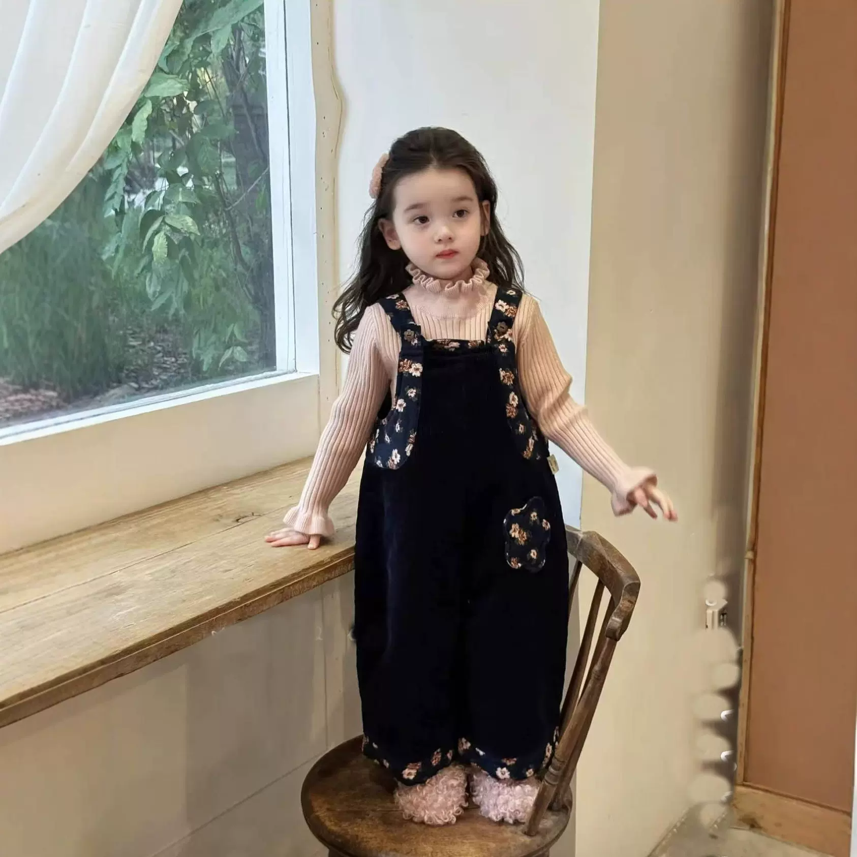 女宝宝韩系碎花灯芯绒背带裤冬季25新款女童洋气百搭连体长裤子潮