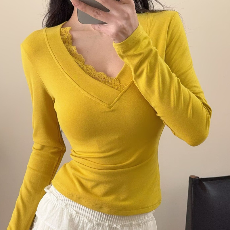 Sweet and Sexy Young Girl's Stylish V-Neck Top, Lace Patchwork Long-Sleeve T-Shirt, Slim-Fit Short Solid Color Base Shirt