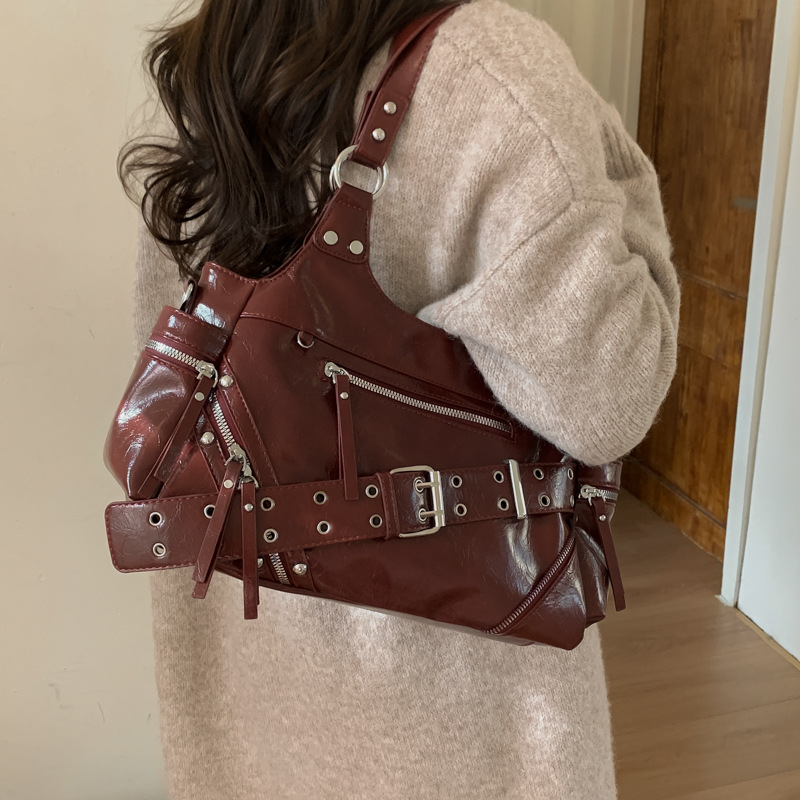 Bolsa de motocicleta de chicas calientes transfronterizas para mujeres 2025 nuevo retro cuero de cera de aceite de hombro bolso de brazo bolso de mano casual