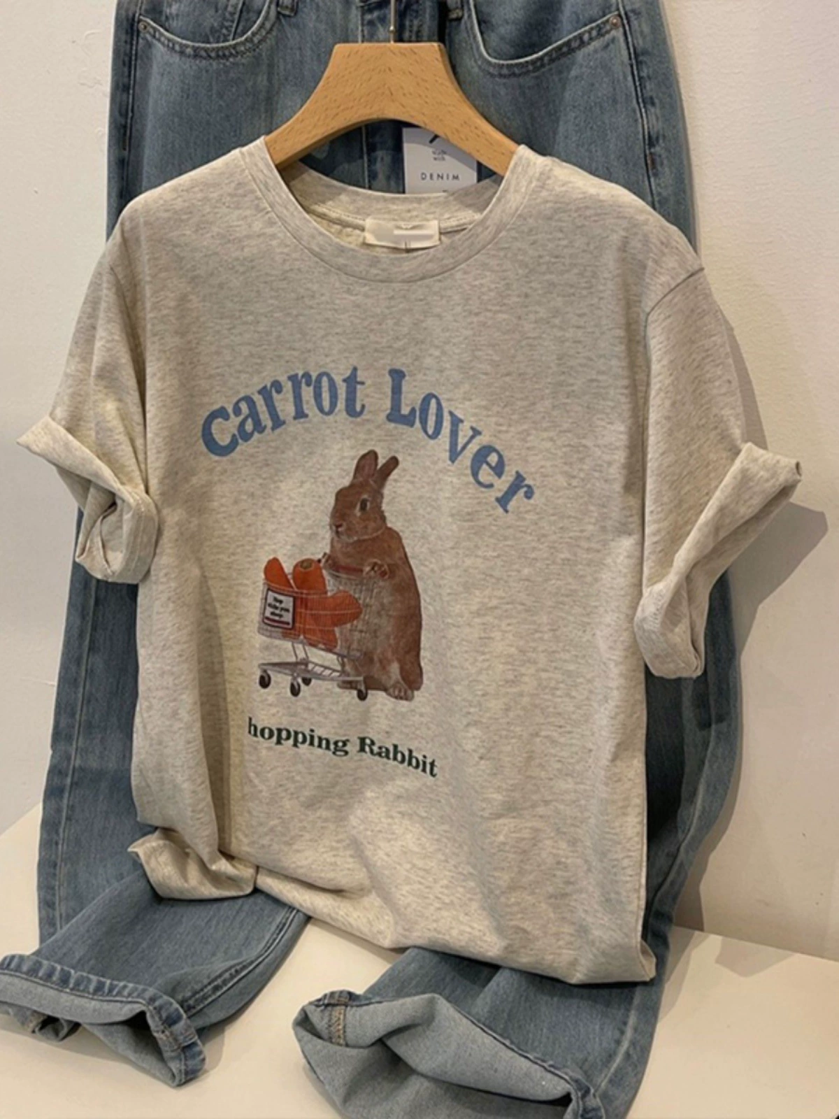 Лето 2025, персонализированная нишевая внутренняя одежда, женская футболка в гонконгском стиле, уменьшающая возраст, ретро-футболка с мультяшным принтом, женский топ, рубашка с короткими рукавами