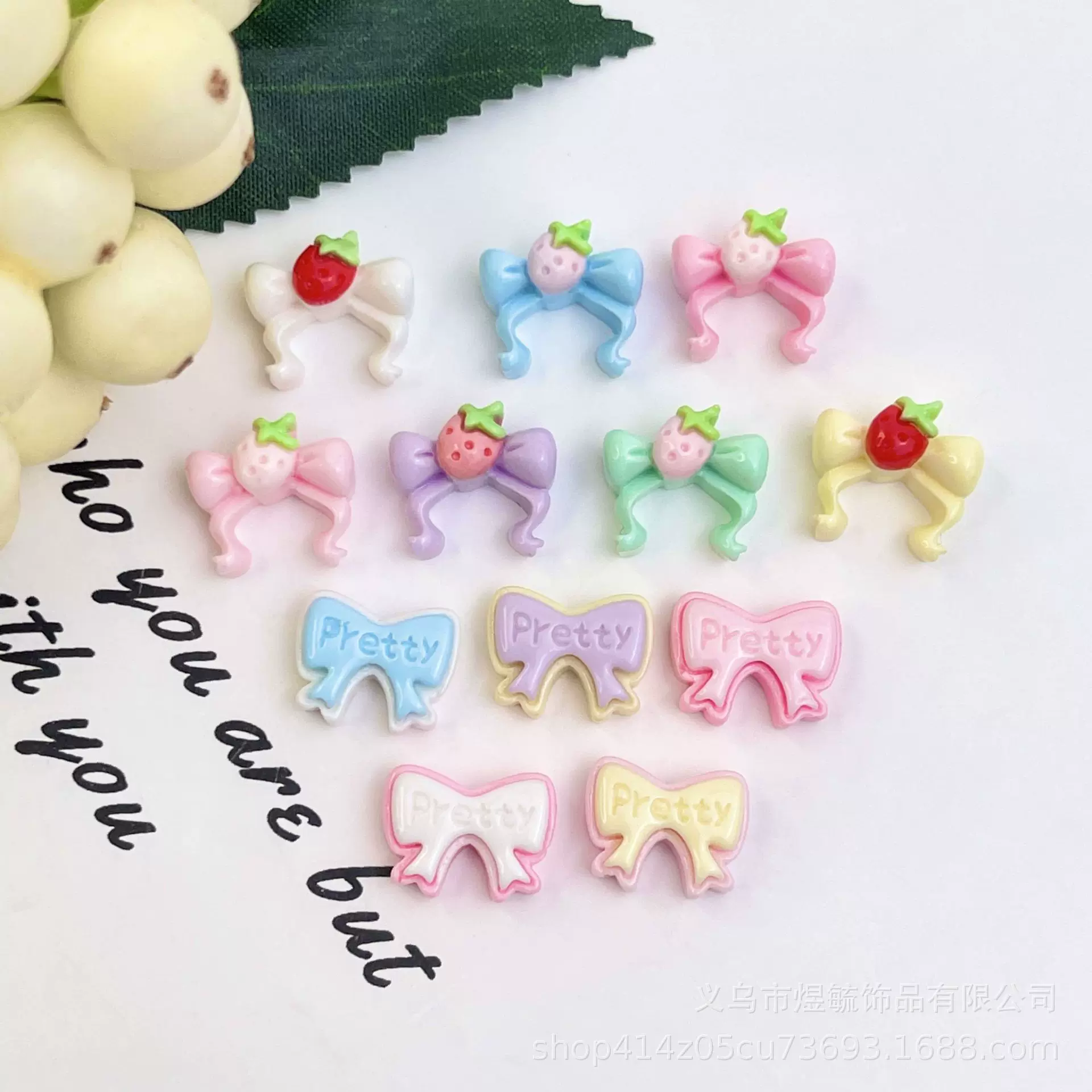 高品迷你草莓Pretty蝴蝶结城堡动物恐龙狗鞋扣配饰奶油胶发夹树脂