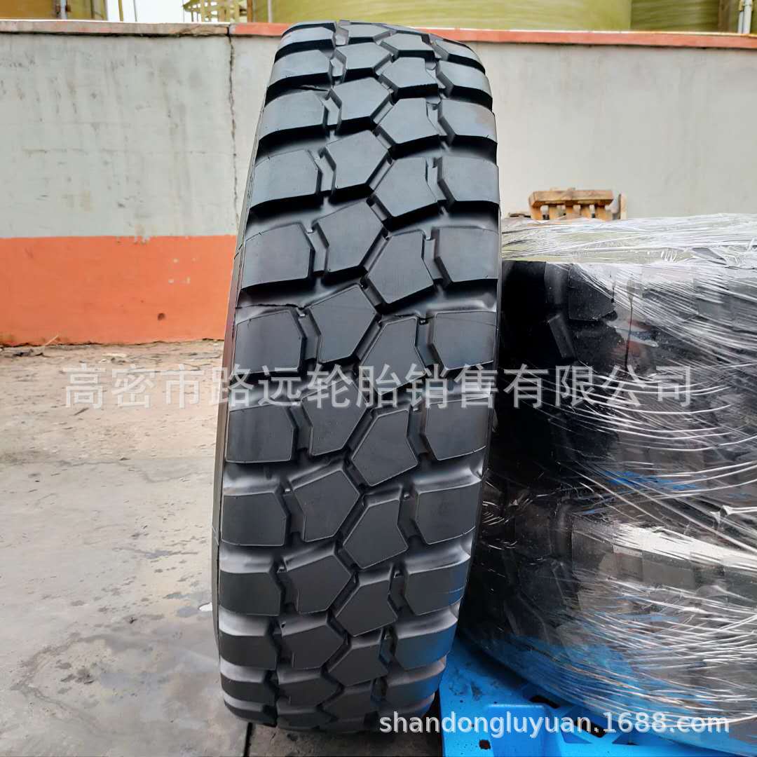 越野卡车轮胎 14.00R20 全钢子午线载重轮胎 1400/1600R20