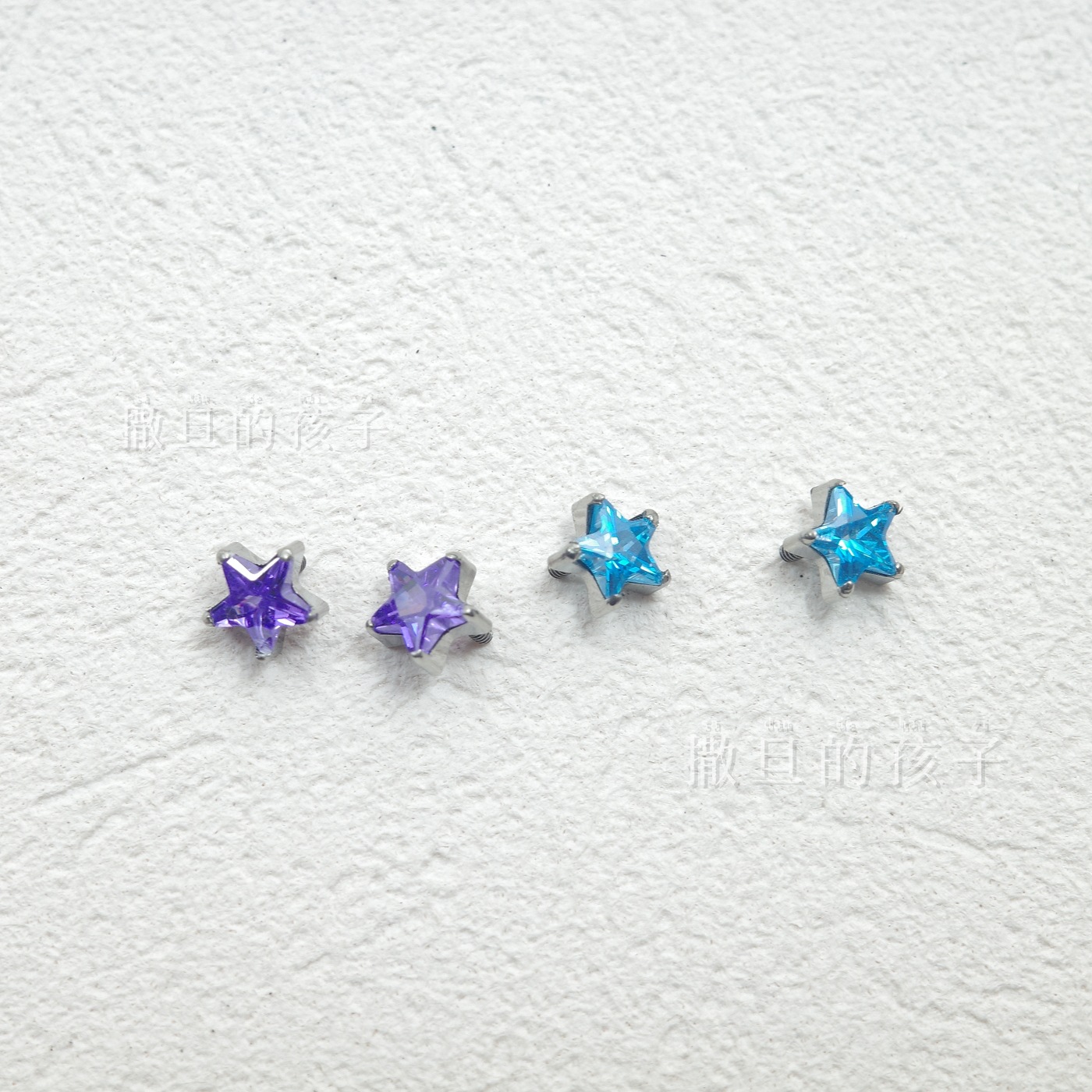 16G labret stud size and finish detail