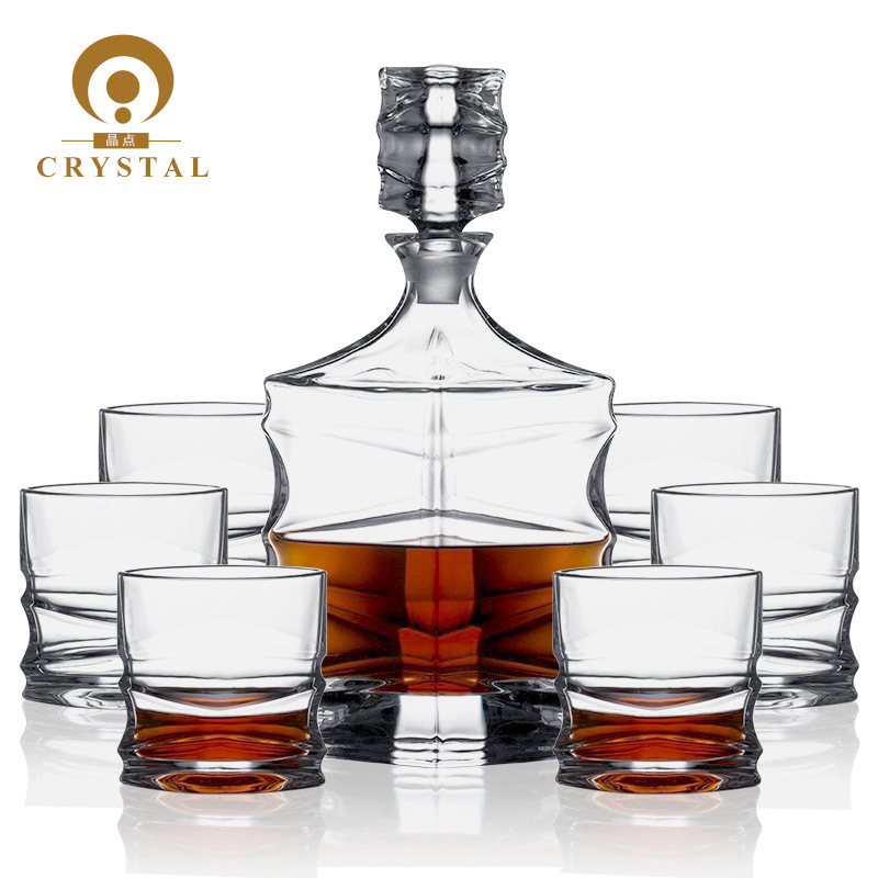 Comercio exterior transfronterizo suministro de alta calidad de vidrio de cristal checo whisky taza de vino casero decanter set de vino