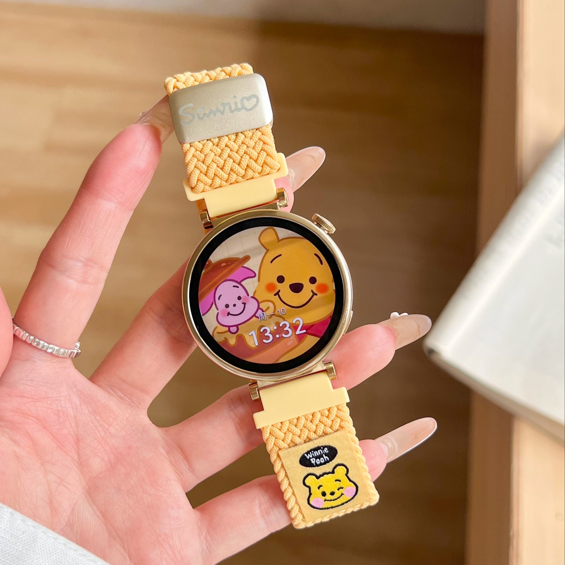 Winnie the Pooh Woven Magnetic Strap Suitable for Huawei Gt6 Watch, Gt5 Pro High-End Feel, Gt432 Xiaomi S4 Women's Model