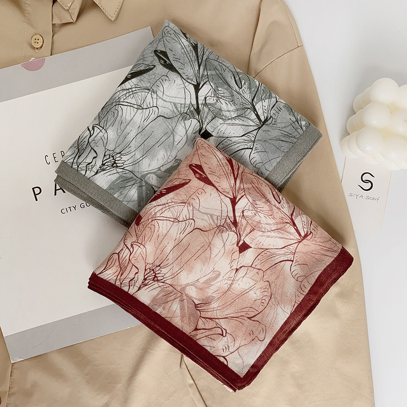 Alta sensación retrógrada flor impresa toallas de moda con ropa extranjera con bufandas en línea rojo 68 toallas de carácter cuadrado