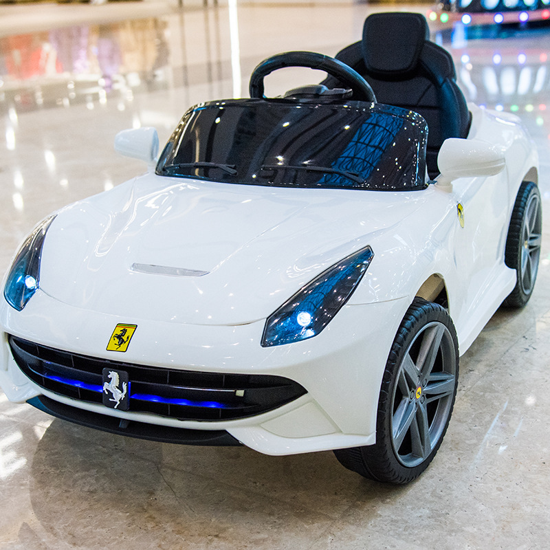 vehículo eléctrico transfronterizo para niños de cuatro ruedas de dos tracciones, coche de juguete de control remoto para hombres y mujeres, sonido Bluetooth