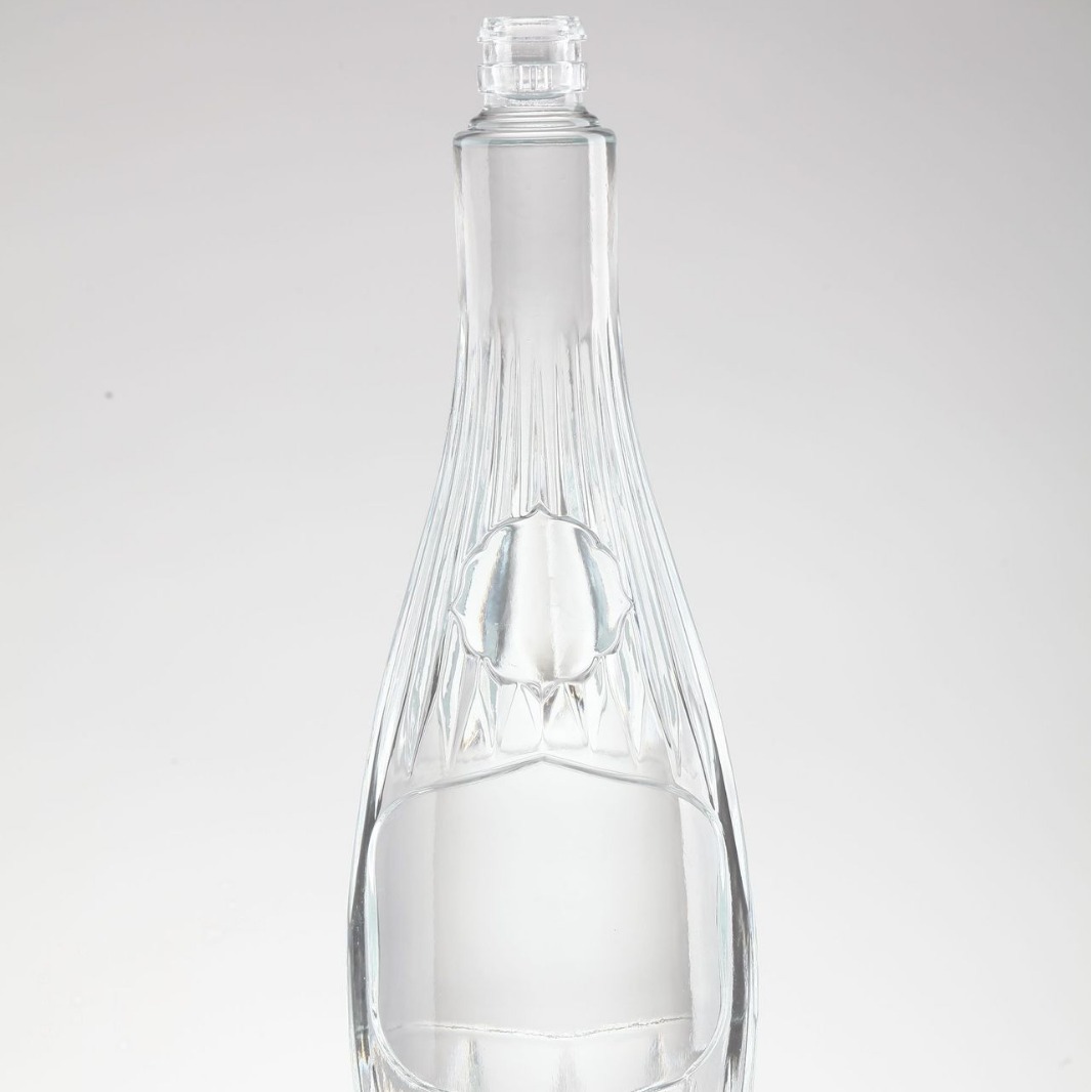 简约酒瓶雕刻纹理花型透明玻璃瓶500ml家用自酿空酒瓶密封型酒瓶
