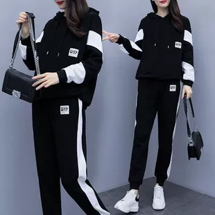 Удобный демисезонный набор другой марки: oversized спортивная толстовка и джоггеры в черном цвете и плюшево-бархатном черном