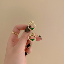 ���������^���ķ�ɫ������ץ�AŮ�ļ��������鄢���Aǰ�~�l�A����