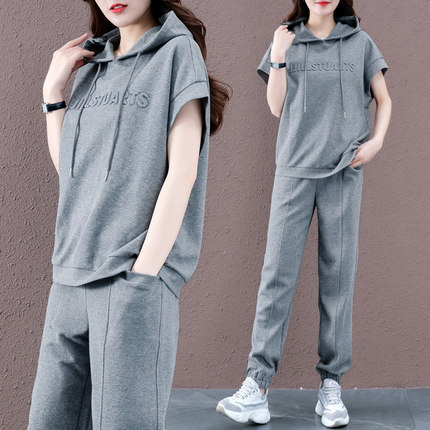 In-Stock Age-Reducing Stylish Sports Suit for Women, Fashionable Casual Two-Piece Set, Elegant Spring/Summer 2025 New European Style
