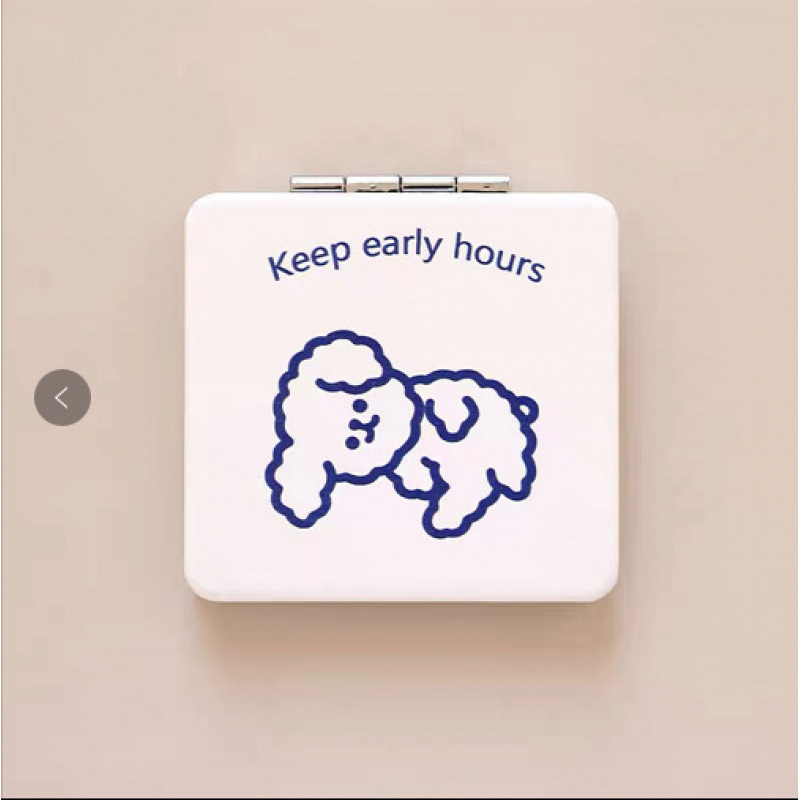 Lindo espejo pequeño Sanrio Kulomi espejo de maquillaje portátil de alto valor espejo de maquillaje portátil dormitorio de estudiantes espejo de maquillaje plegable