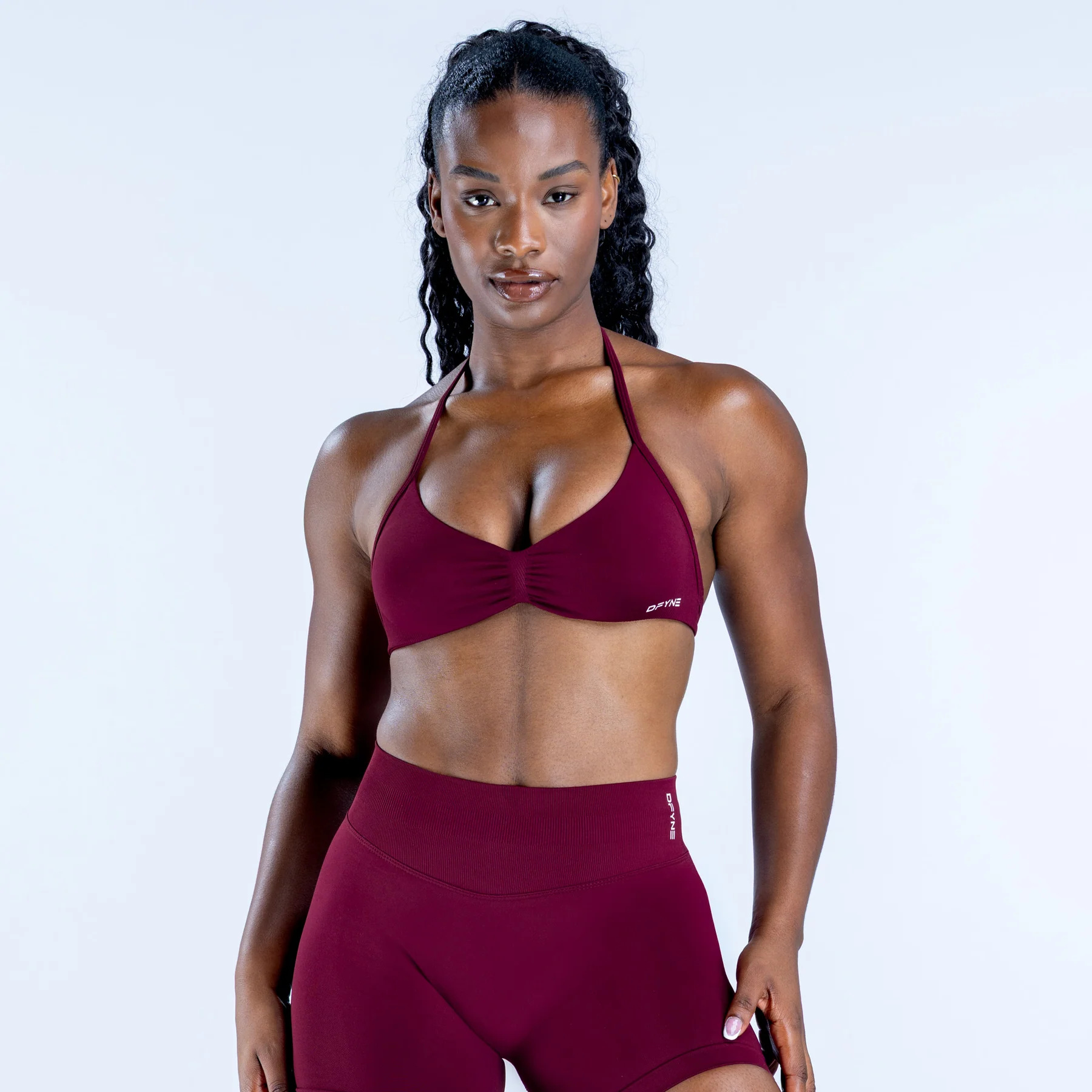 Seamless High-Impact Sports Bra – Ultra-Fine Matte Nylon, Halter Neck & Elegant Back Design, Maximum Support For Running, Yoga & Gym_desvips.com