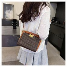 ��óԴͷ����ŷ��MKʱ�м�Լ�������Ů�ٴ�ӡ���߼��е���б���