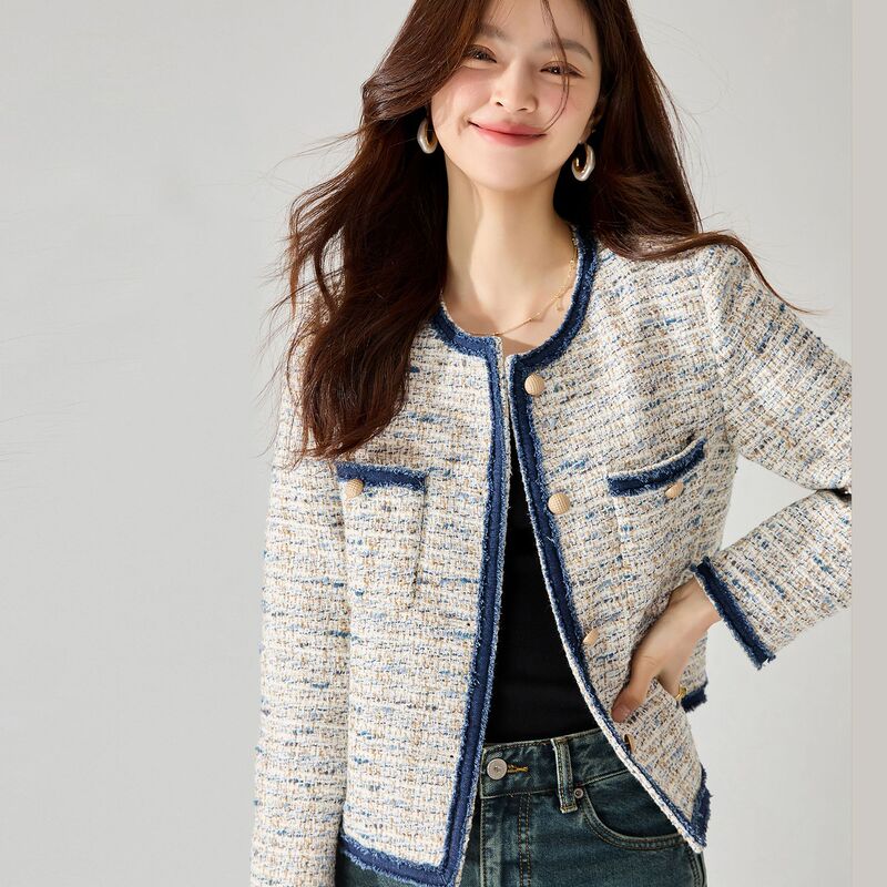 26 Spring Mixed-Color Wool Tweed Short Jacket with a Chanel-Style Design, Denim Patchwork, Fringed Edges, and a Stylish Top 15569