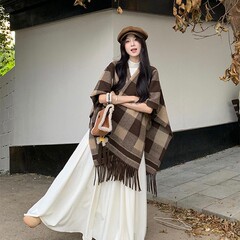美拉德风格子披肩女外搭韩版厚披风百搭秋冬季斗篷仿羊绒保暖围巾