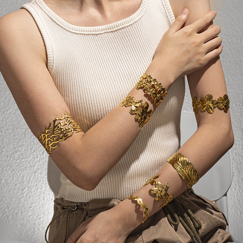 Tina transfronteriza estilo europeo y americano pulsera de flores de acero inoxidable temperamento de titanio de acero de 18k pulsera de oro INS joyas de estilo image 1