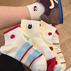 薄いタイプのかわいい靴下の子供の韓国版ins風の少女は靴下の春の夏の網の目の漫画の刺繍の日本の女性の靴下を積みます。