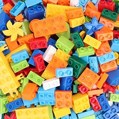 子供の大粒の積み木DIY積み木はレゴの朝の教育の組み合わせのおもちゃの男の子の女の子の4-6歳の卸売りと互換性があります。