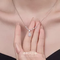Высококачественное серебряное ожерелье S925 с каплей воды и сверкающими бриллиантами для женщин, легкая роскошная цепочка Ins K с позолотой «Маленькая красная книга» на ключицу в подарок.