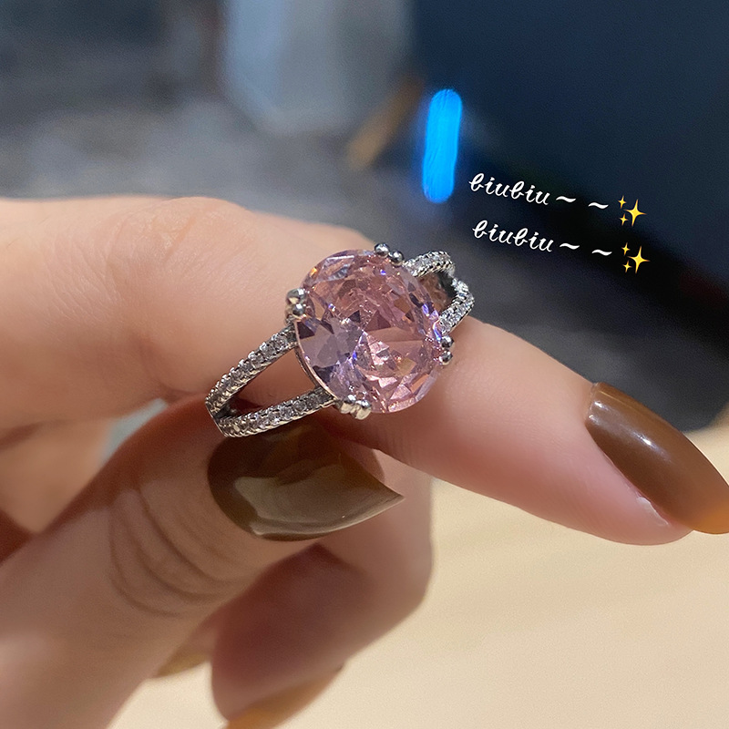 Fashionable Geometric Light Inlaid Zircon Natural Pink Crystal Ring display picture 1