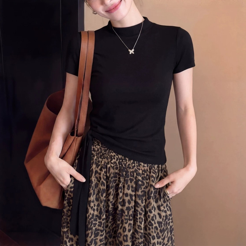 Áo thun nữ cổ tròn tay ngắn dệt kim ren cổ đứng phong cách Hàn Quốc — màu đen, bạc hà xanh chi tiết 1