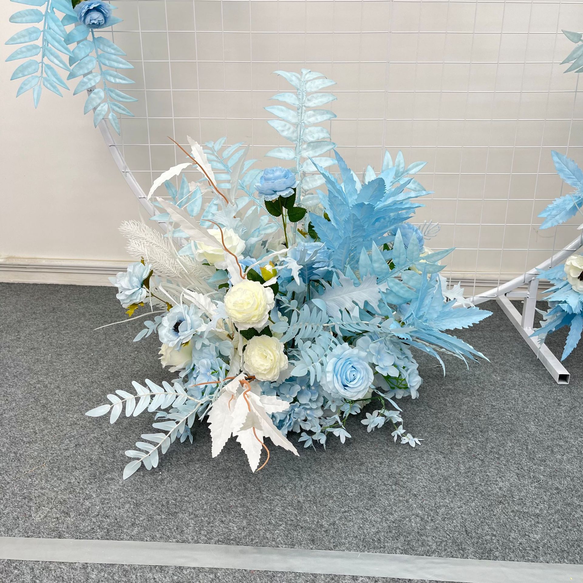 El comercio exterior de la boda flor artificial piso de la boda flor de seda apoyos de la flor de eucalipto flor artificial fila accesorios de la boda floral