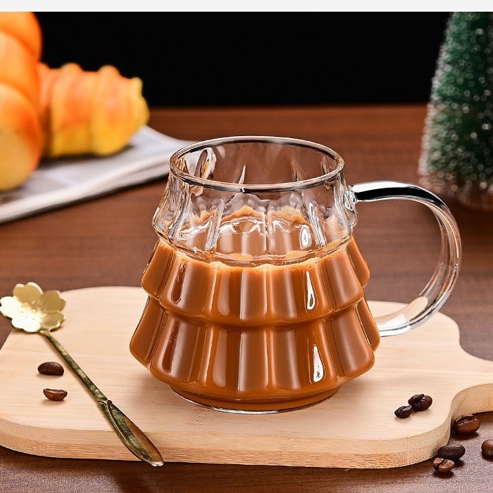 Taza de pino con mango