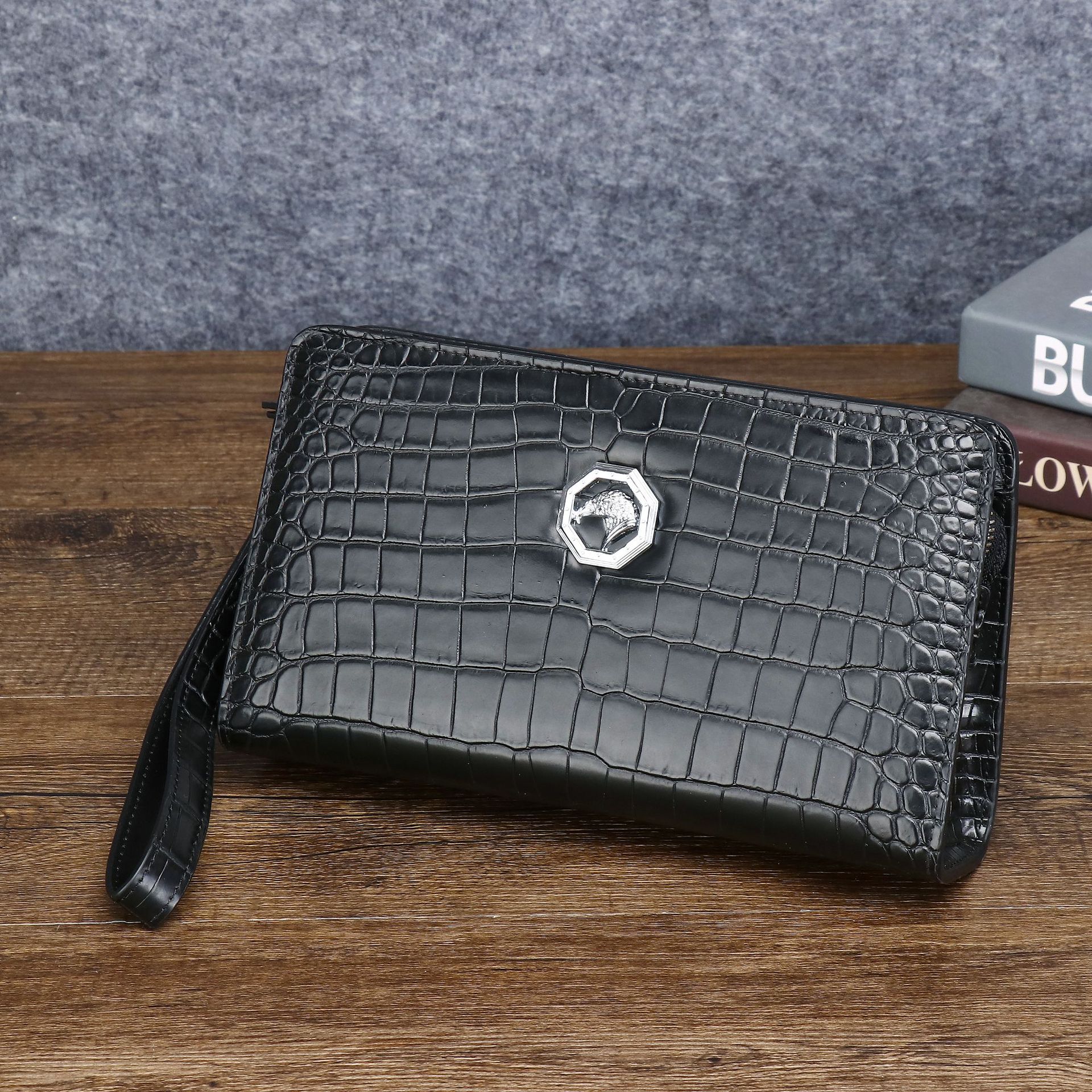 Ví da nam cao cấp họa tiết vảy cá sấu, kiểu clutch cầm tay đa năng, dung tích lớn chi tiết 1