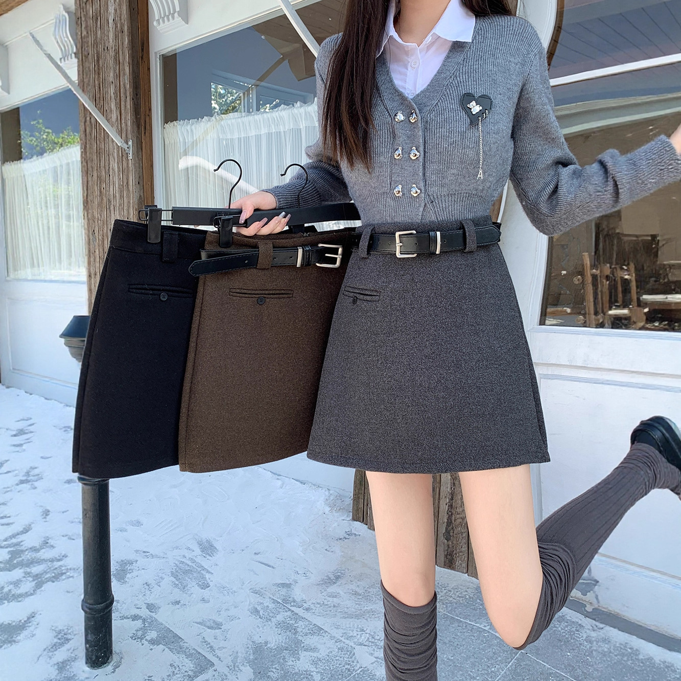 2025 Plus Size Women's Autumn and Winter New Retro High-Waisted Short Slim A-Line Skirt