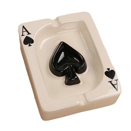 European-style playing cards creative red heart square ashtray Japanese-style American hotel living room dining table ashtray craft ornaments