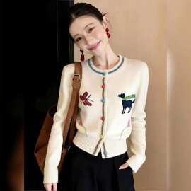 韩版休闲减龄风针织衫女彩色纽扣物刺绣针织开衫小众