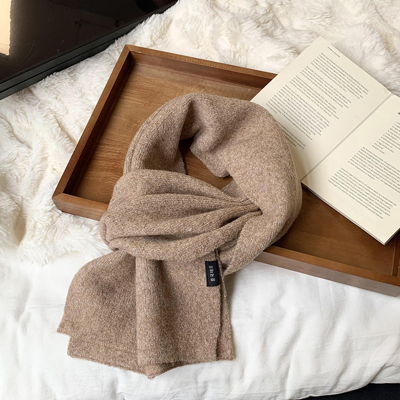 Bufandas de lana de punto de invierno femeninas de alta calidad coreana 2025 nuevo color sólido cálido bufandas de cuello suave