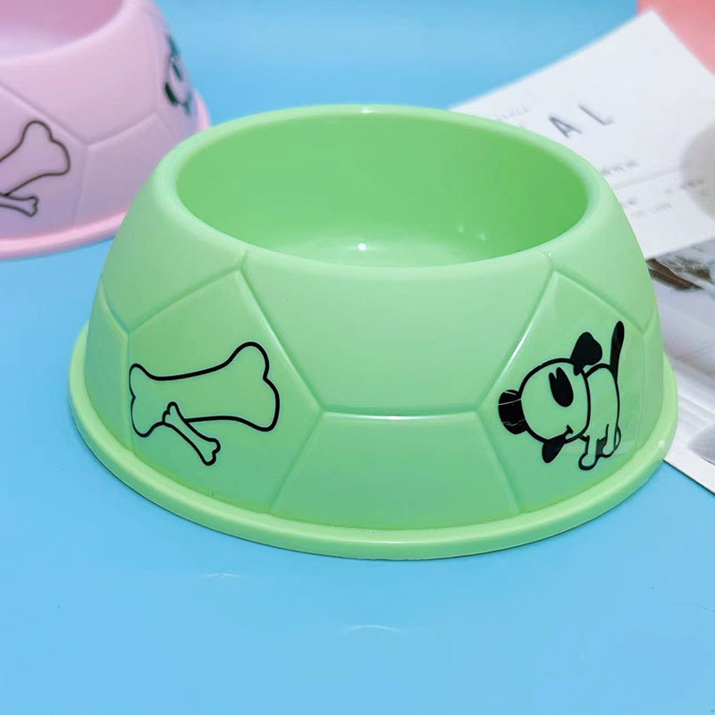 Tazón de fuente del animal doméstico en forma de fútbol tazón de fuente del perro del gato tazón de comida para perros engrosada de plástico antideslizante solo Tazón suministros de alimentos para mascotas