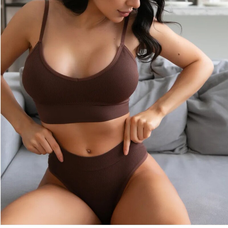 Cross-border plus-size seamless sports yoga bra and thong set, beautiful back design, push-up support, anti-sagging, no underwire Cross-border plus-size seamless sports yoga bra and thong set, beautiful back design, push-up support, anti-sagging, no underwire
