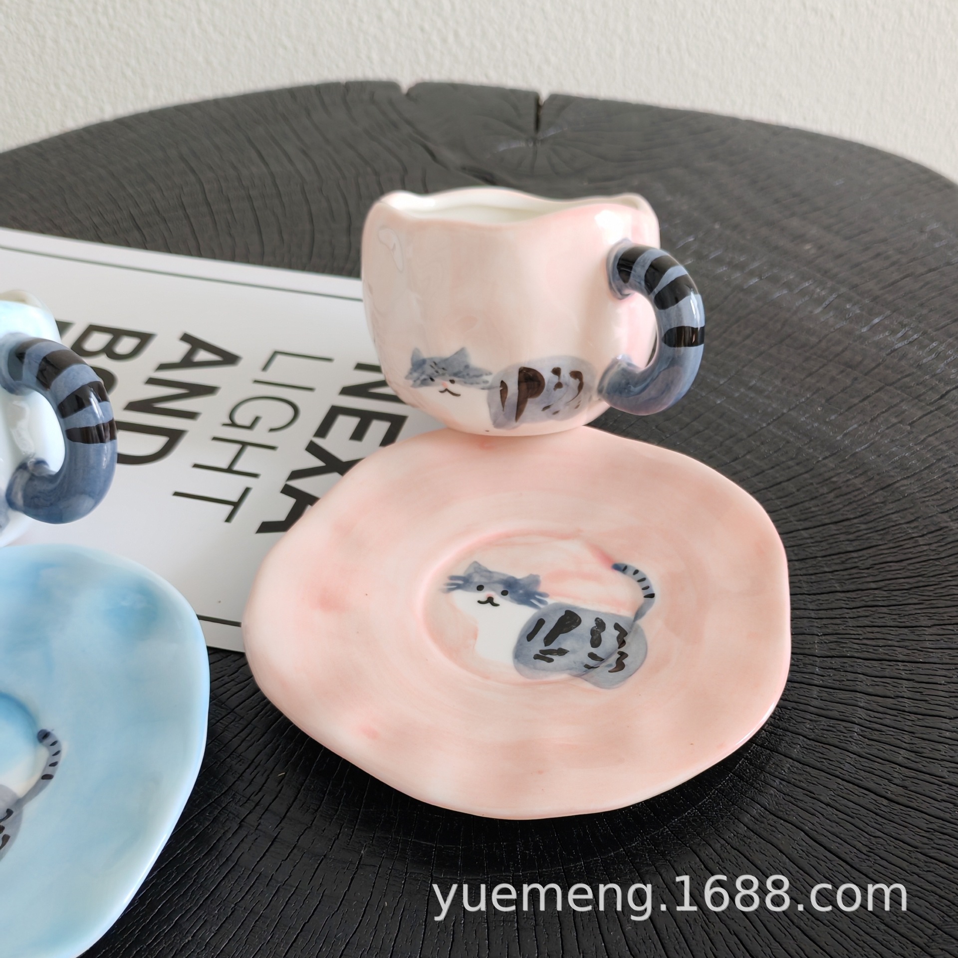 Taza de café de cerámica navideña irregular, linda taza con diseño de flores y corazones pintados a mano, juego de taza y platillo para té de la tarde