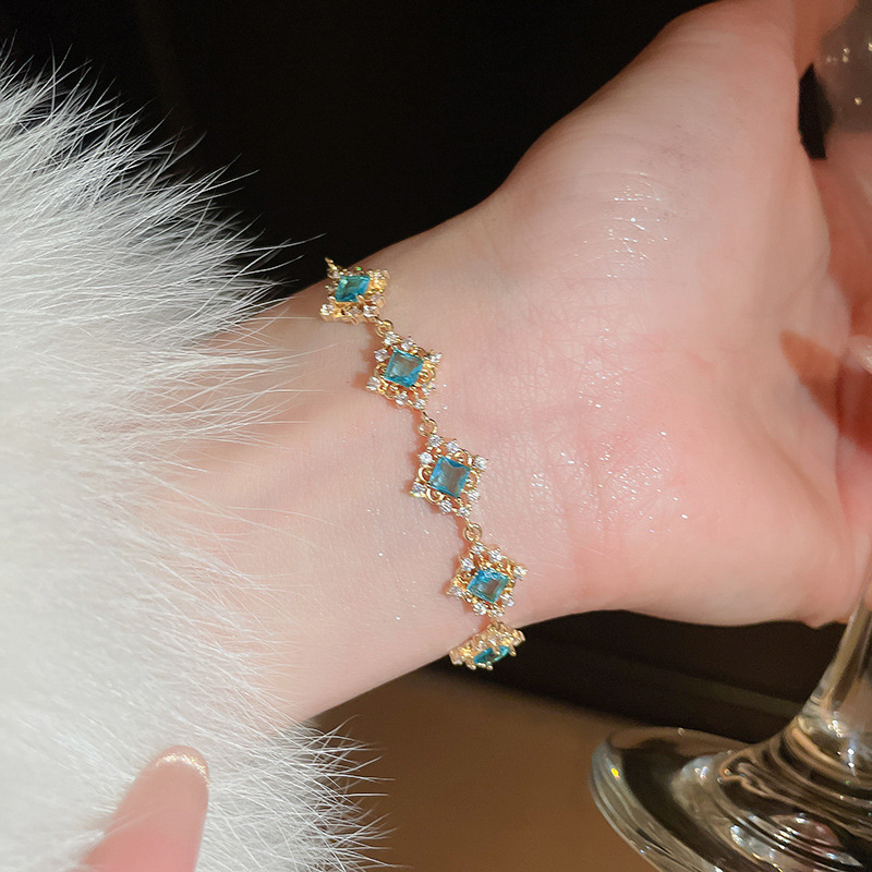 Pulsera de letras de ácido acético de circón Moda exquisita pulsera de viento frío ligero lujo temperamento de alta gama al por mayor