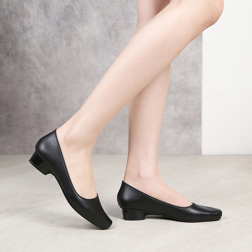 Slip-resistant, thick, outer-wear sandals for women, summer shallow mouth casual fashionable versatile height-increasing comfortable thick-heel square-toe mesh single shoes.