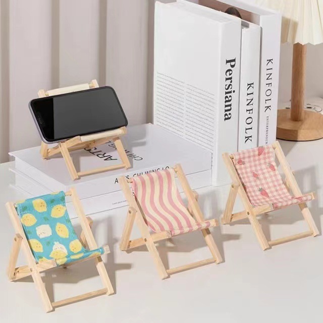 Wooden beach chair mobile phone bracket mini chair mobile phone base miniature doll photography props lazy bracket