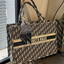 �߼��д̽����ذ���Ůʿ2025�¿����eС������ͨ�ڰ��������μ��